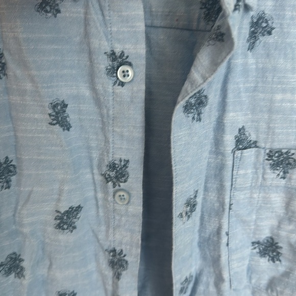 Hurley Short Sleeve Button down - Picture 4 of 5